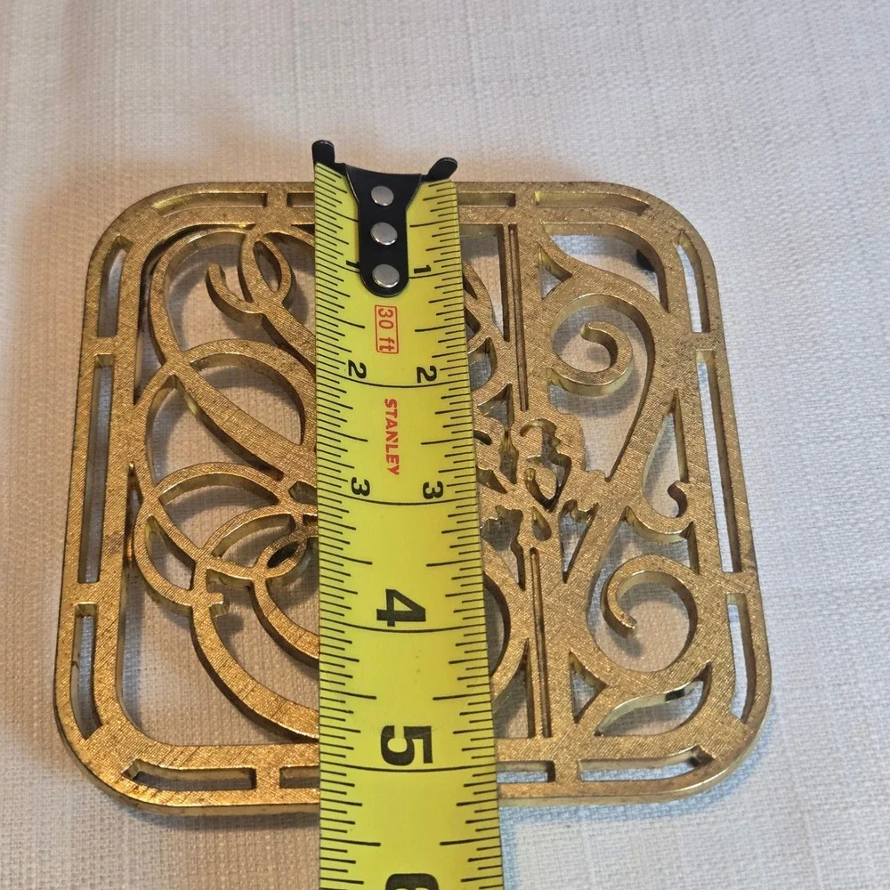 Avon 1988 President's‎ Club Holiday Gift Brass Plated Trivet Decor Christmas